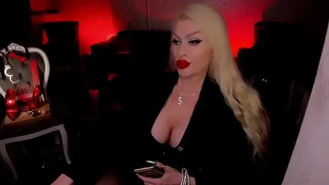 FinDomGod's Live XXX Chat