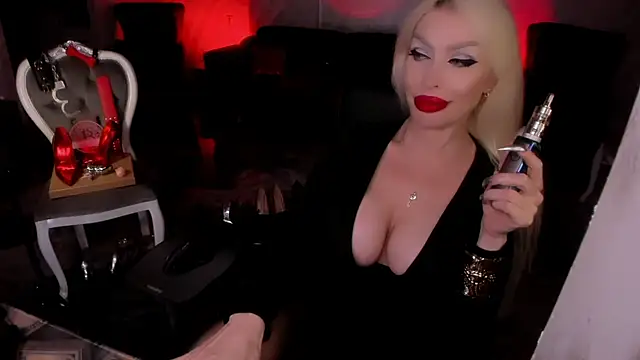 FinDomGod's Live XXX Chat