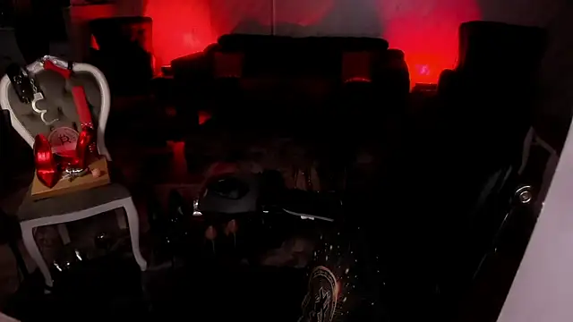 FinDomGod Live XXX-Chat