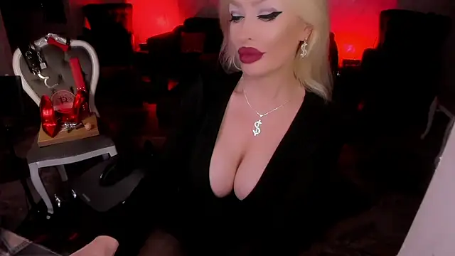 FinDomGod's Live XXX Chat