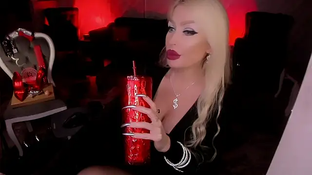 צ'אט XXX בשידור חי של FinDomGod