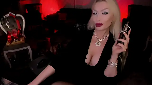 FinDomGod's Live XXX Chat