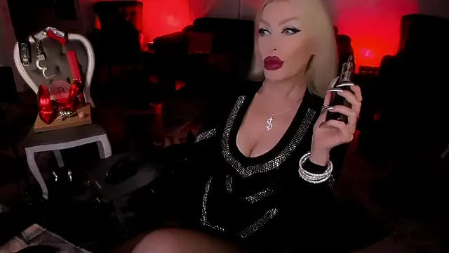 FinDomGod's Live XXX Chat