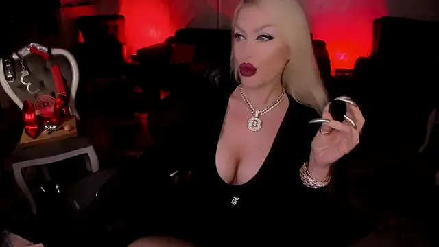 FinDomGod Live XXX-chat