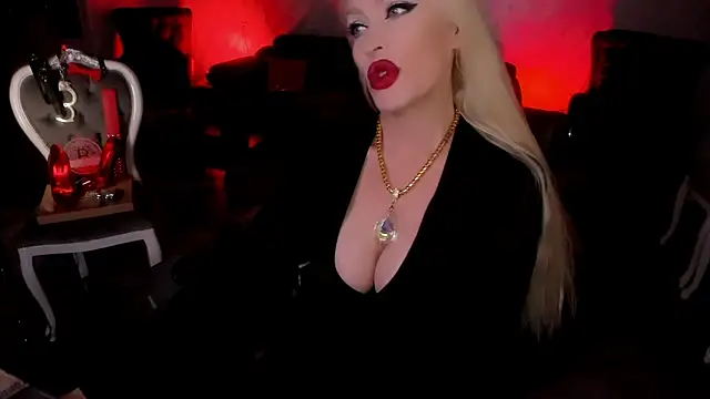 FinDomGod élő XXX-chatje