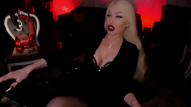 FinDomGod's Live XXX Chat