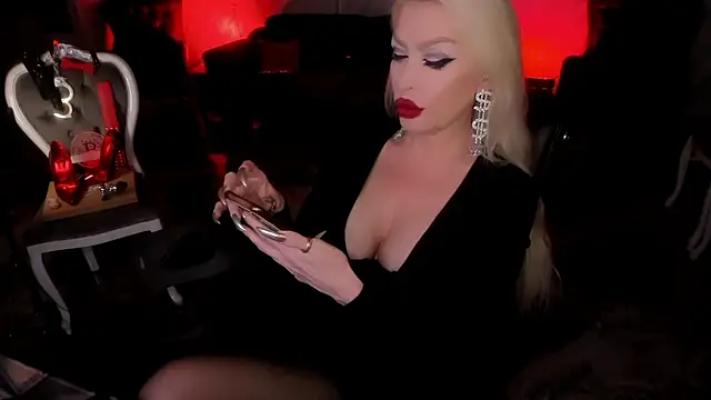 Chatroom XXX en direct de FinDomGod