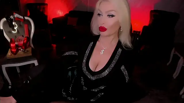 Show de FinDomGod na webcam