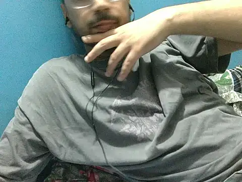 عرض كام Precumboner