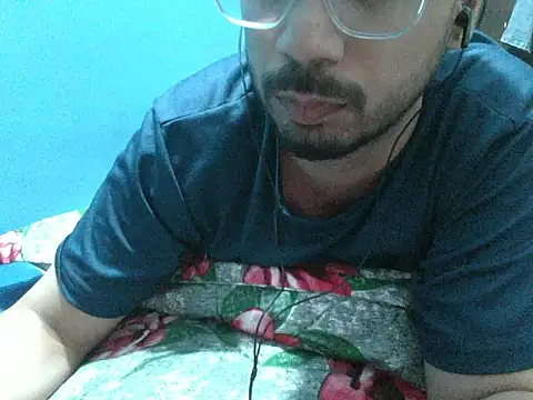 Show modela Precumboner na web-kameri