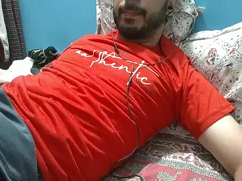 Precumboner Adlı Modelin Web Kamerası Şovu
