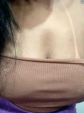 Chat +18 de NeydeHotWife ao vivo