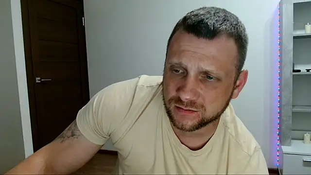 Вебкам-шоу B-L-O-N-D