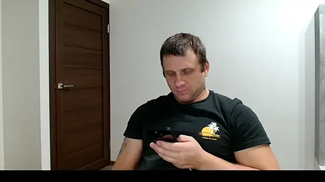 Show modela B-L-O-N-D na web-kameri