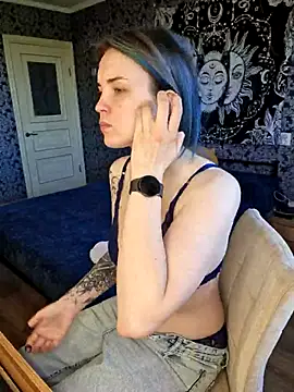 LazyTanukii – webcam-show