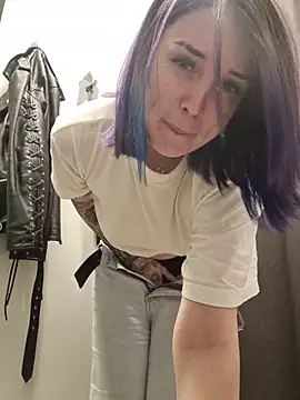 LazyTanukii Webcam-Show