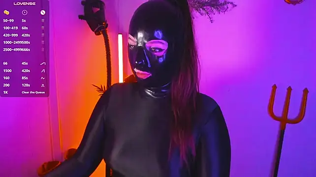 auroralatexprincess Show in webcam