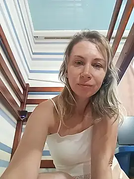 MissisMilk's Live XXX Chat