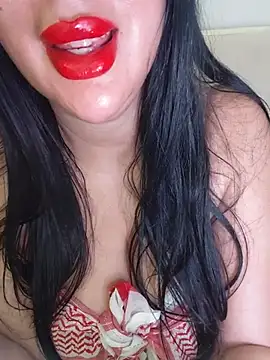Queen_sousou Adlı Modelin Canlı XXX Sohbeti
