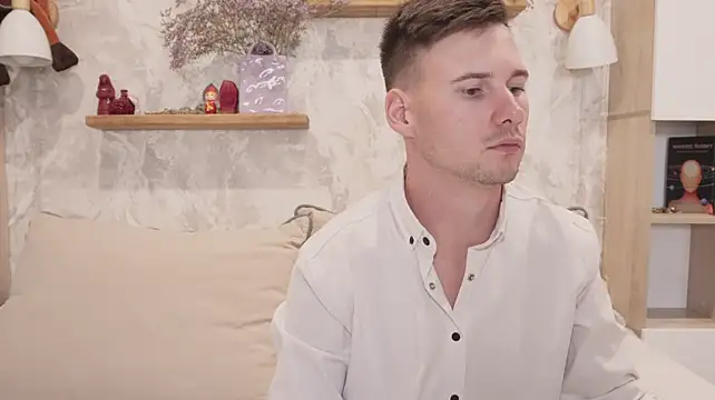 Show modela PashaAndMila na web-kameri