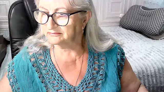 LolkaAlyss Show in webcam