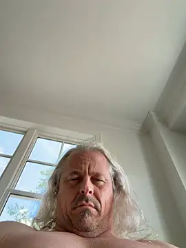 zeus337 Show in webcam