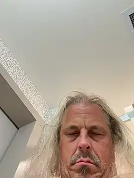 zeus337 Show in webcam