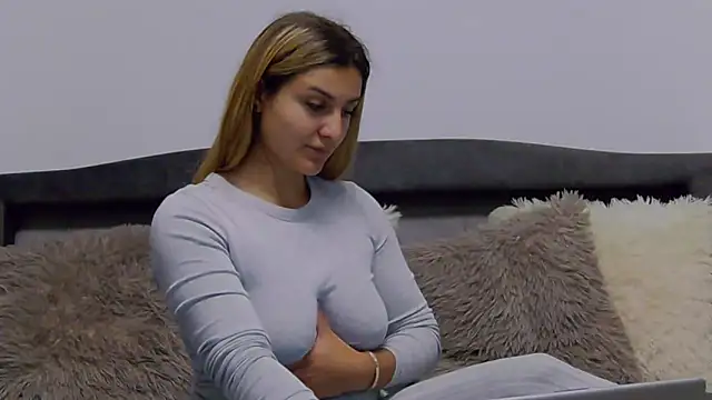 NicolePlay's Live XXX Chat