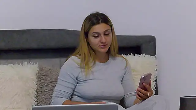 NicolePlay Live XXX-Chat