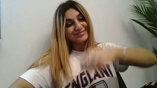 NicolePlay Chat XXX live