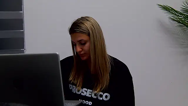 NicolePlay 라이브 XXX 채팅