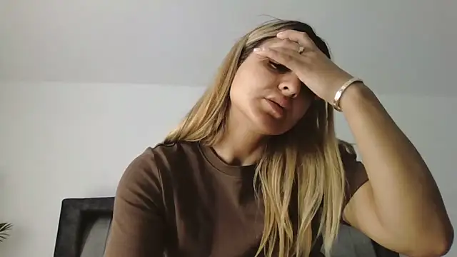Chat XXX en directo de NicolePlay