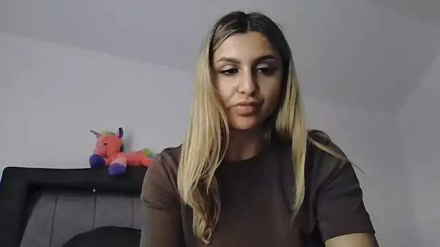 NicolePlay Adlı Modelin Canlı XXX Sohbeti
