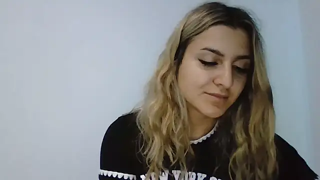 NicolePlay live XXX chat