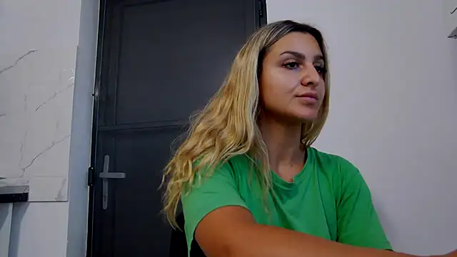 NicolePlay: απευθείας συνομιλία ΧΧΧ