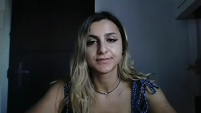 NicolePlay's Live XXX Chat