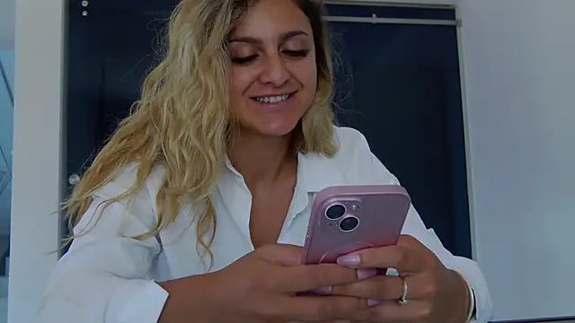 Chat XXX en directo de NicolePlay