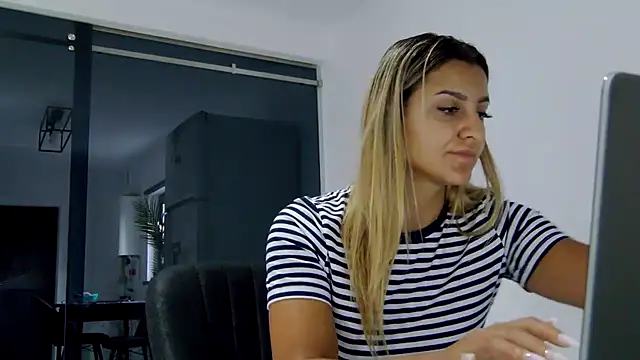 Show Webcam de NicolePlay