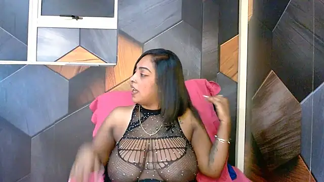 Chat +18 de Indian_Shine ao vivo