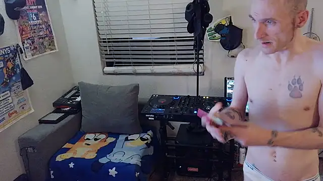 pyrowuff's Webcam Show