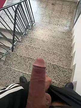 cum-master81 Show in webcam