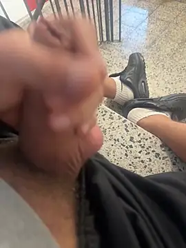 Pokazy przed kamerką – cum-master81