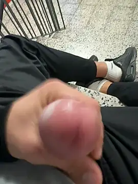 Pokazy przed kamerką – cum-master81