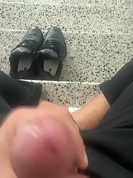 cum-master81's Webcam Show