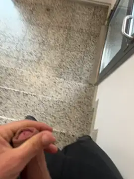 cum-master81's Webcam Show