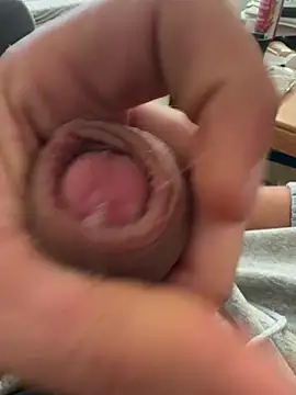 cum-master81's Webcam Show
