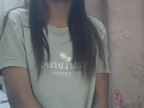 NancyRuvi élő XXX-chatje