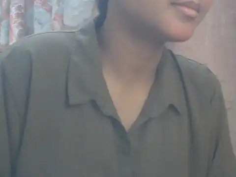 NancyRuvi Adlı Modelin Canlı XXX Sohbeti