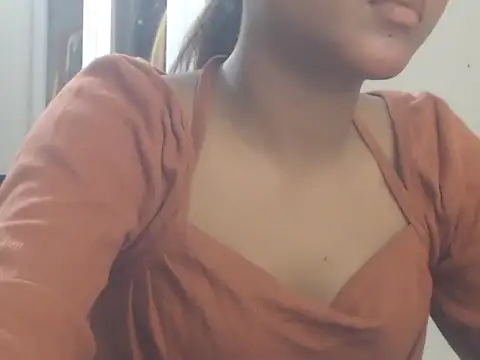 NancyRuvi élő XXX-chatje