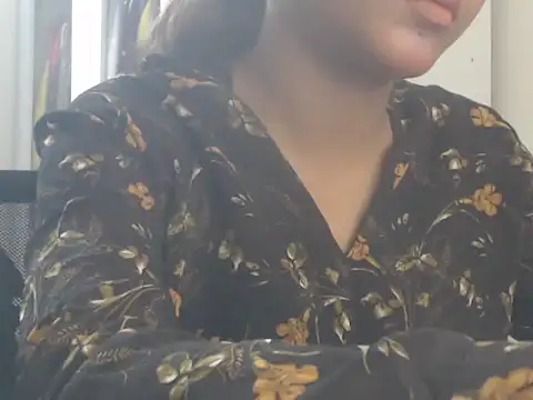 NancyRuvi XXX чат на живо